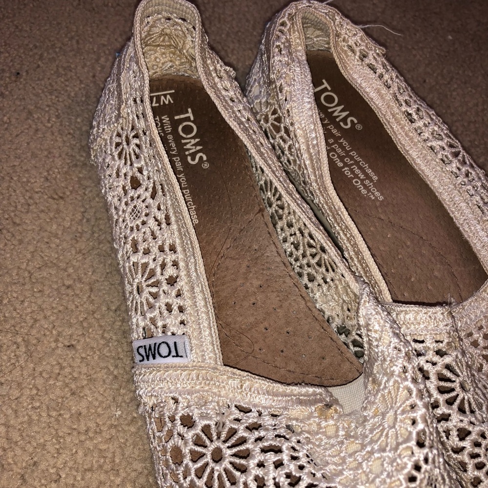 Tom’s shoes